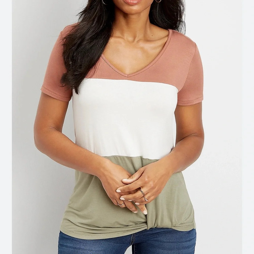 Maurices 24/7 Mauve Colorblock Knot Hem V-neck Backstage Tee Medium Women’s